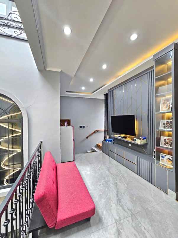 dijual rumah cluster lavesh harapan