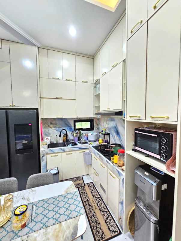 dijual rumah cluster lavesh harapan