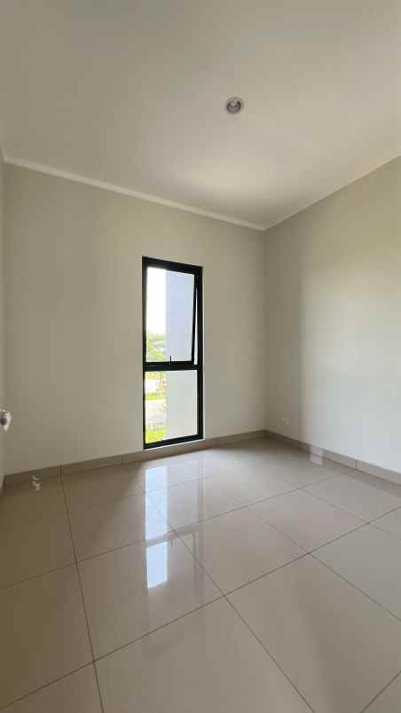 dijual rumah cluster regia summarecon