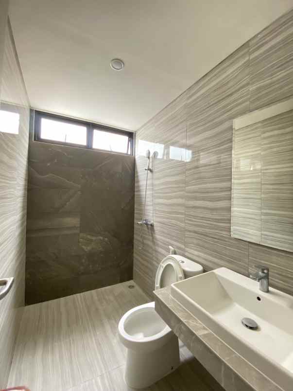 dijual rumah cluster semayang asya jgc