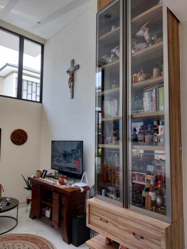 dijual rumah cluster semayang jakarta