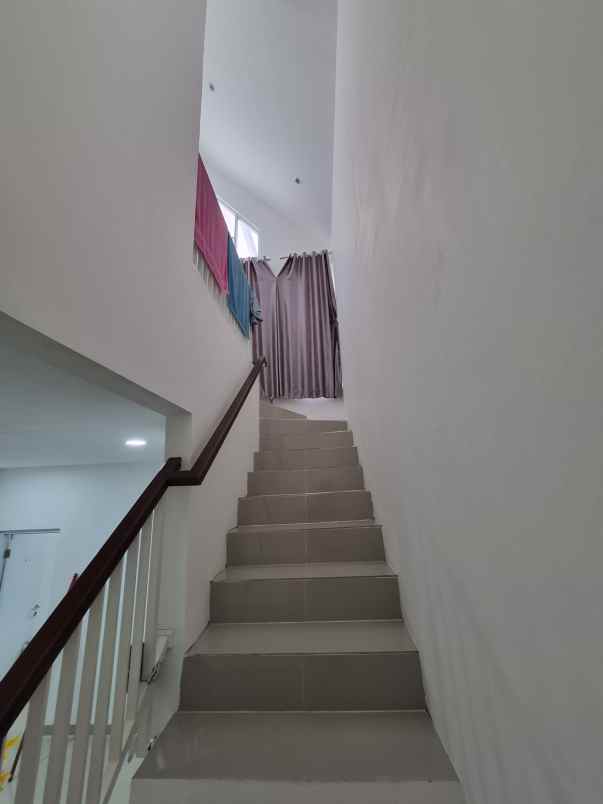 dijual rumah cluster viona karawaci