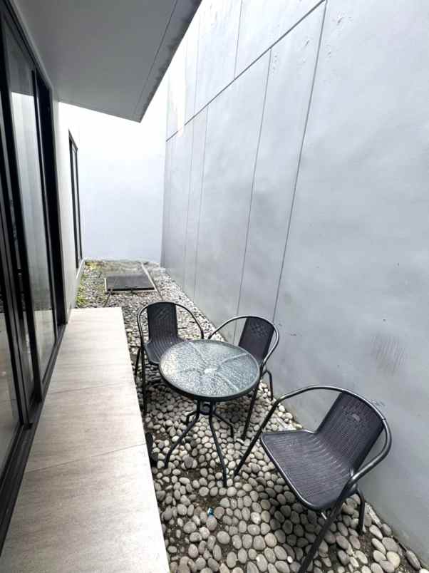 dijual rumah cluster wisteria metland