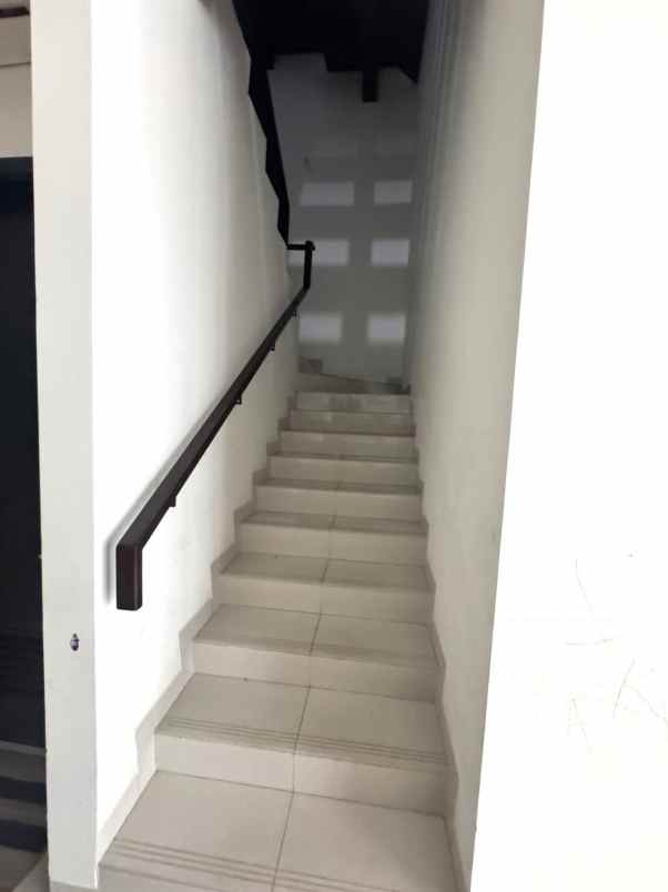 dijual rumah cluster wisteria metland