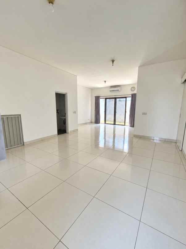 dijual rumah cluster zebrina jgc