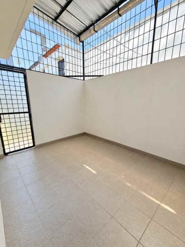 dijual rumah cluster zebrina jgc