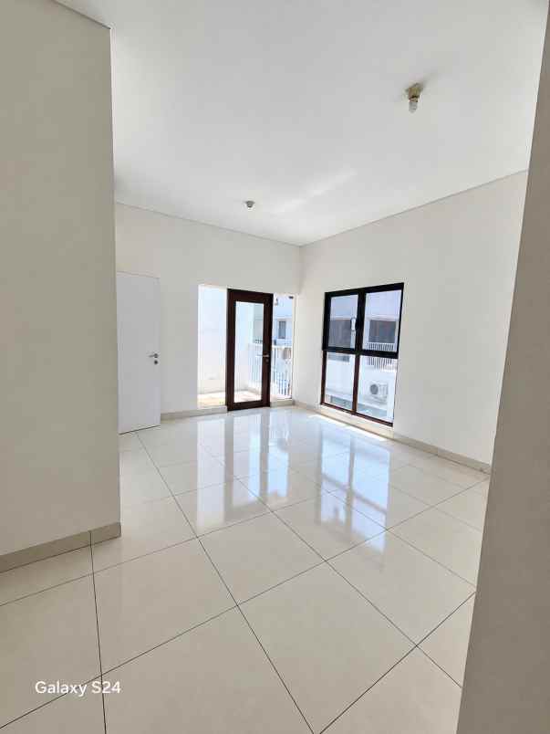 dijual rumah cluster zebrina jgc