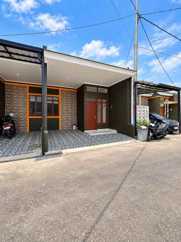 dijual rumah dalam cluster bambu apus