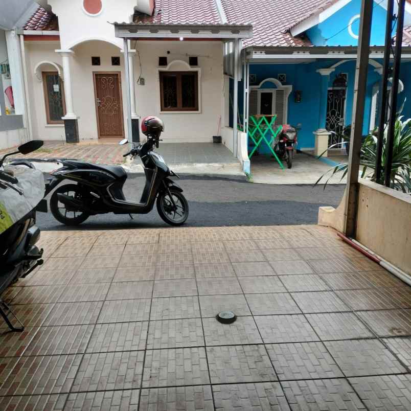 dijual rumah dalam cluster bebas banjir di jati makmur