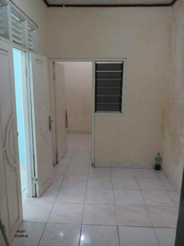 dijual rumah dalam komplek di griya yasa bojonggede