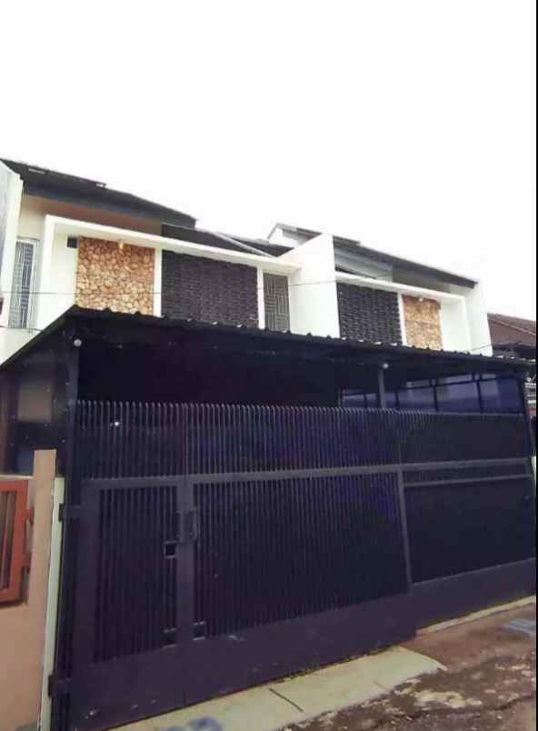 dijual rumah dalam komplek margahayu raya propelat