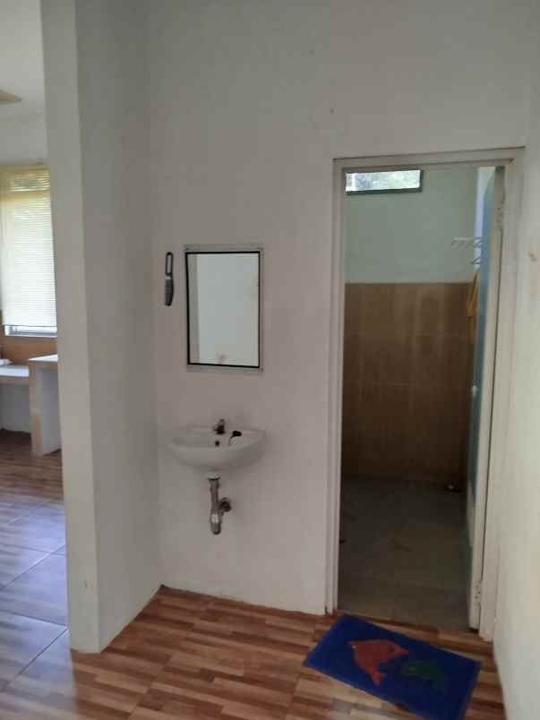 dijual rumah dan tanah di cisaga shm