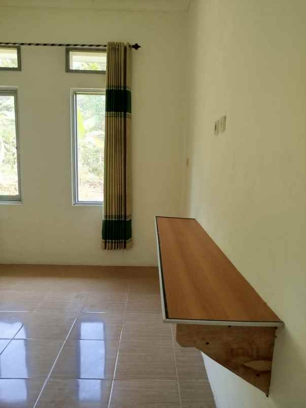 dijual rumah dan tanah di cisaga shm