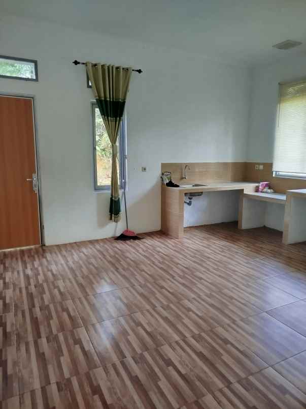 dijual rumah dan tanah di cisaga shm