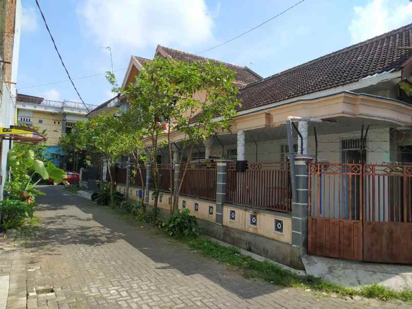 dijual rumah dekat kampus brawijaya kota malang