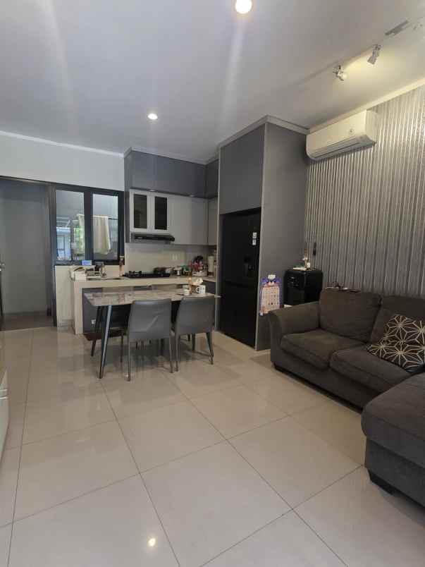 dijual rumah dekat mall di magenta summarecon bekasi