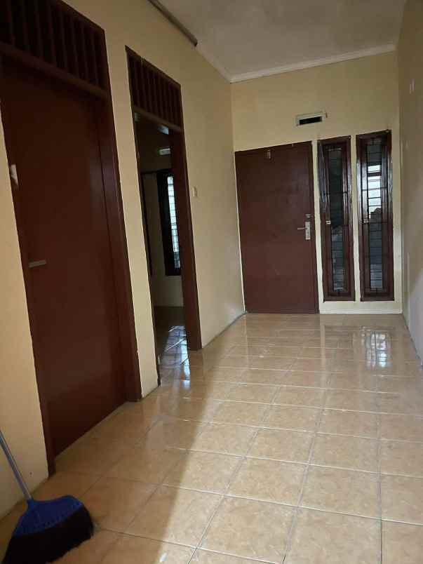 dijual rumah dekat pasar rawabelong