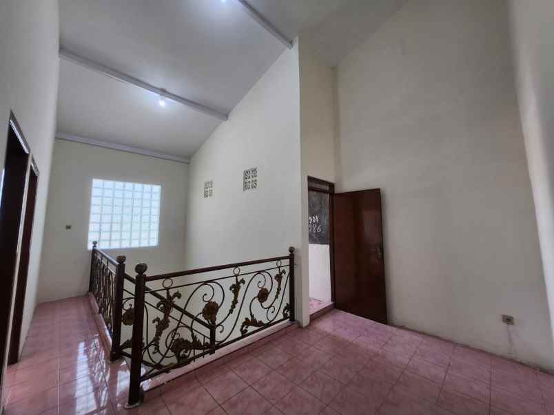 dijual rumah deltasari indah waru sidoarjo