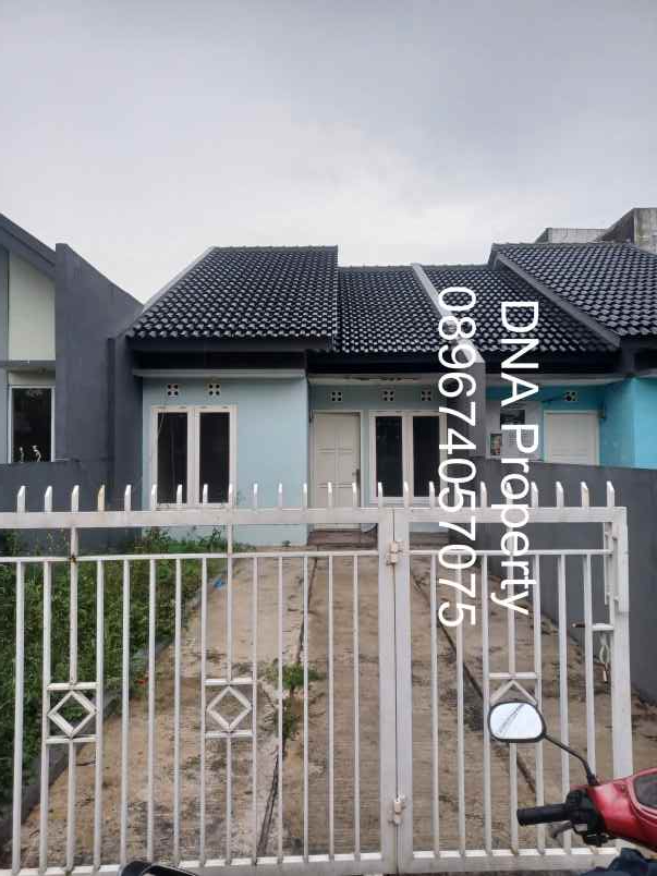 dijual rumah dengan halaman luas di margahayu bandung
