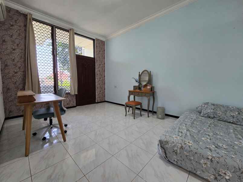 dijual rumah dharmahusada indah