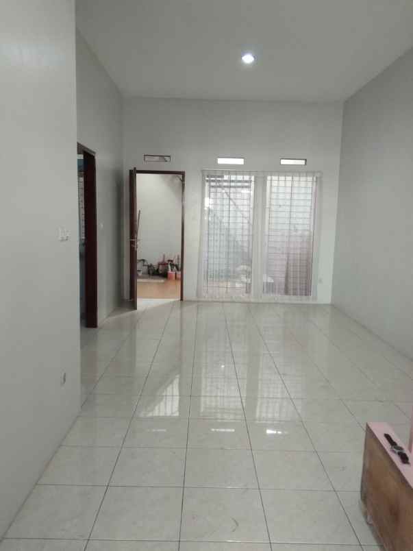 dijual rumah di kompleks tki bandung