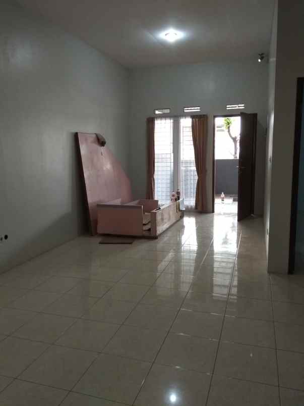 dijual rumah di kompleks tki bandung