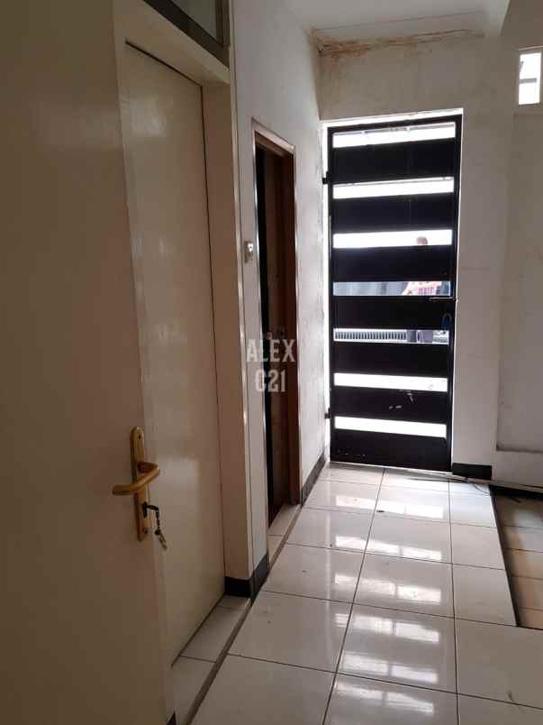 dijual rumah di taman alfa indah jakarta barat