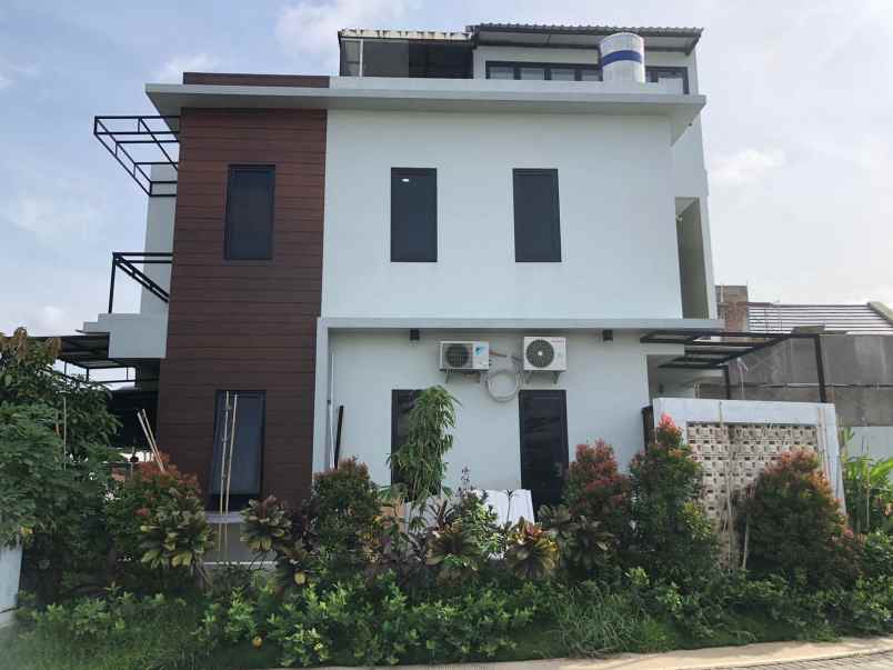 dijual rumah dikomplek murah jakarta barat