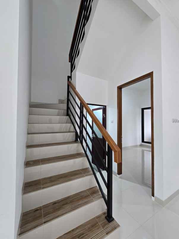 dijual rumah duren sawit jaktim