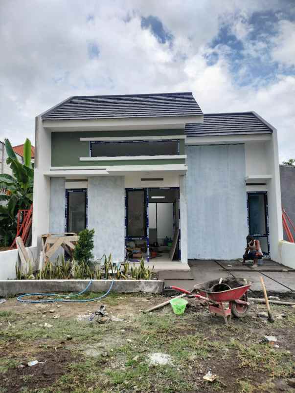 dijual rumah gedangan