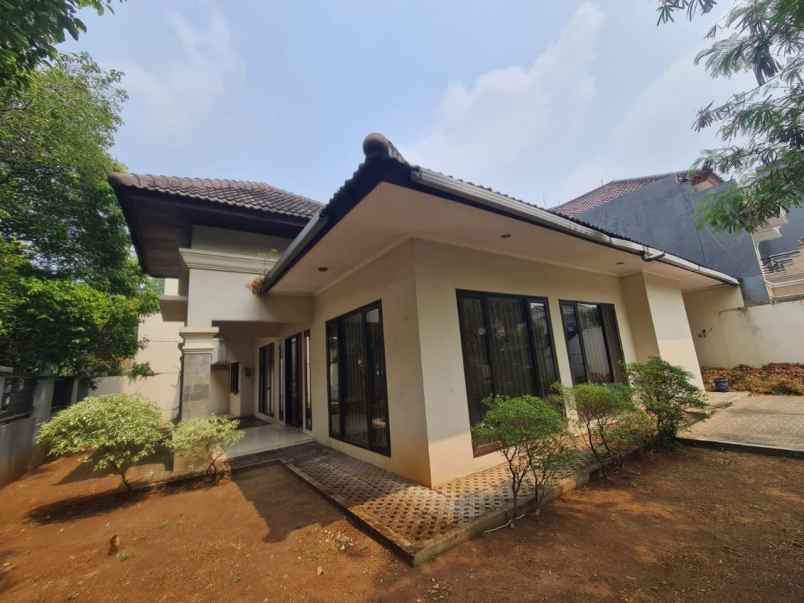 dijual rumah gedung hijau