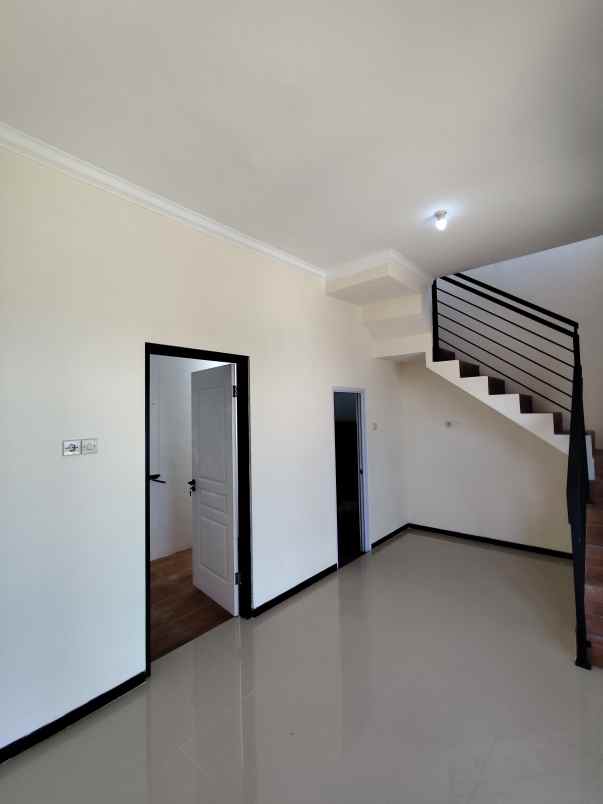 dijual rumah grand arjuna village ii