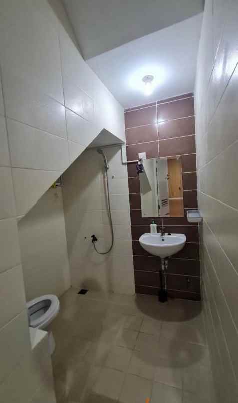 dijual rumah grand wisata cluster la