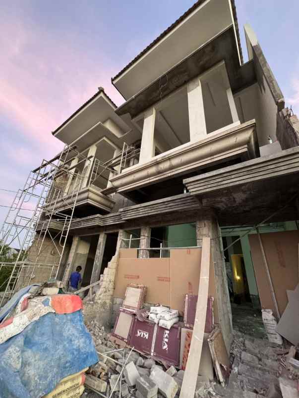 dijual rumah green lake wonorejo