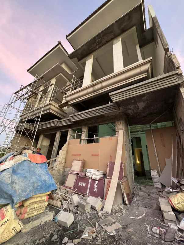 dijual rumah green lake wonorejo