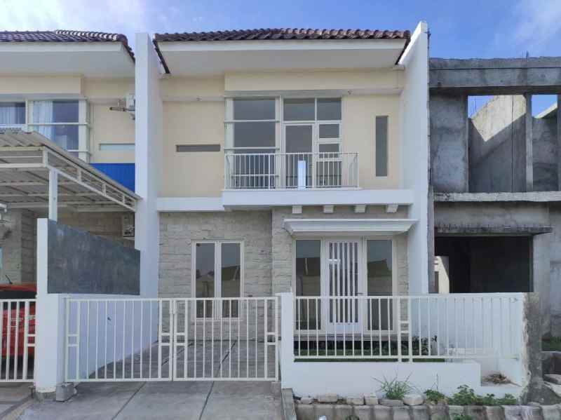 dijual rumah greenlake