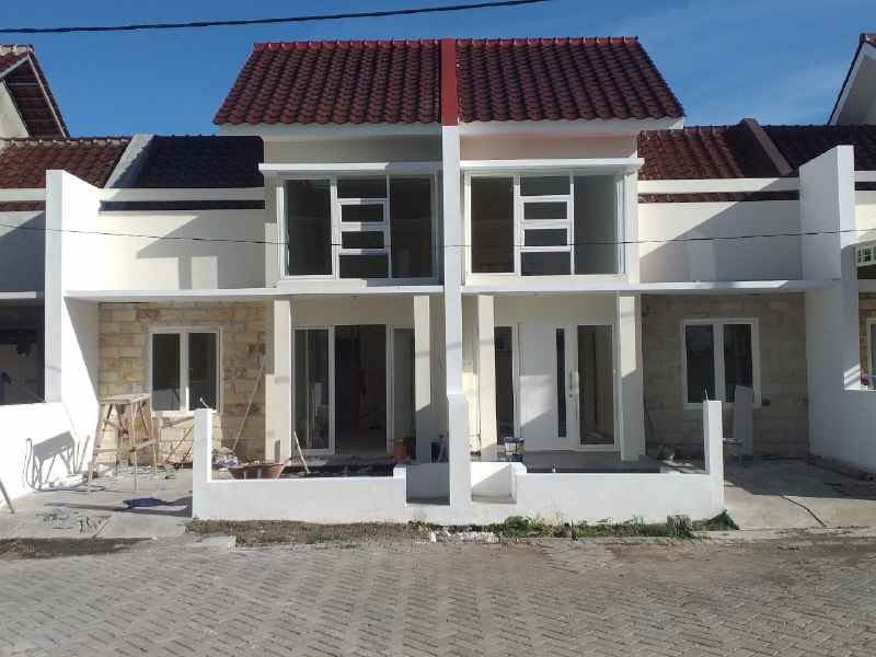 dijual rumah greenlake