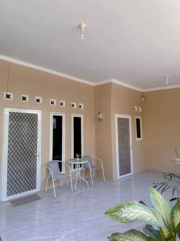 dijual rumah griya kebraon utara