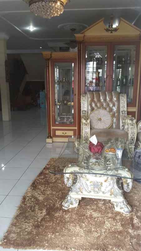 dijual rumah han00115