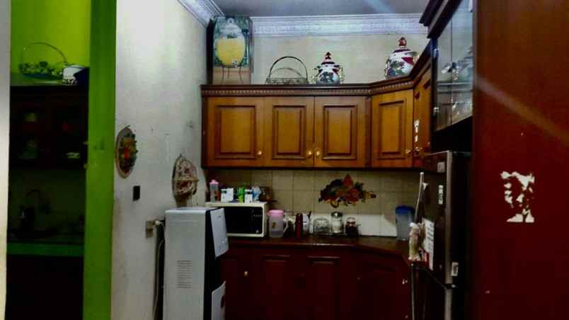 dijual rumah han00115