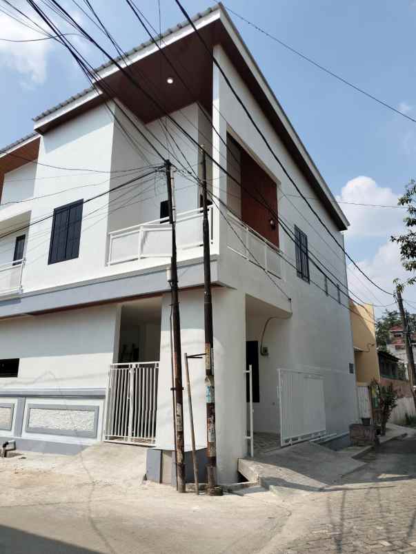 dijual rumah harapan indah