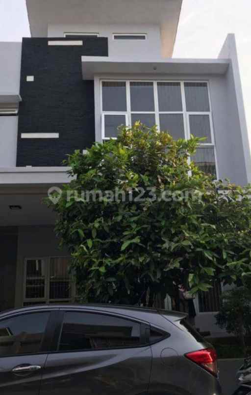 dijual rumah hj naman pondok kelapa