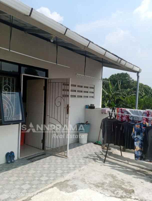 dijual rumah hook 1 5 lantai di griya melati mas gdc