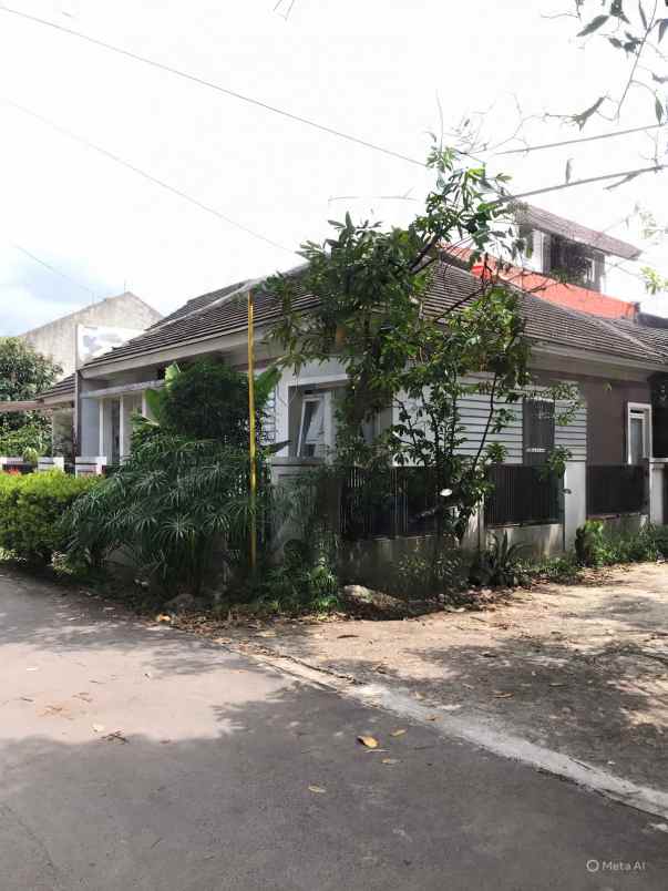 dijual rumah hook di kiarasari asri buahbatu