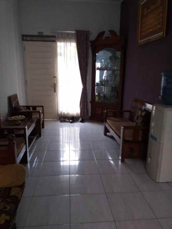 dijual rumah hook di kiarasari asri buahbatu