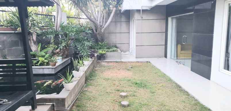 dijual rumah hook di wiyung