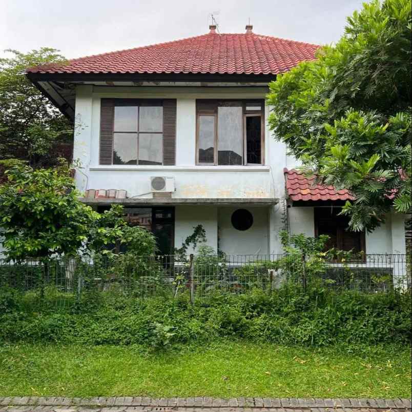 dijual rumah hook mewah di graha famili kota surabaya