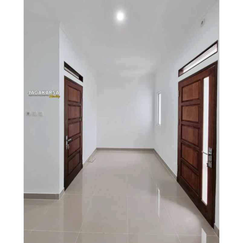 dijual rumah jagakarsa