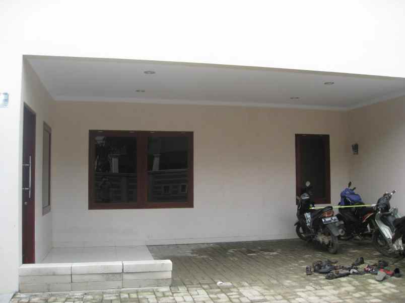 dijual rumah jagakarsa jakarta selatan