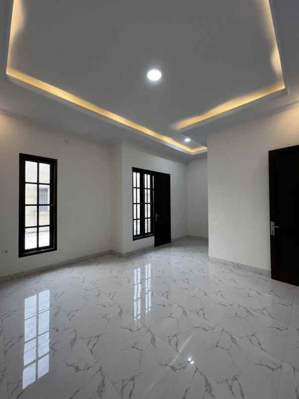 dijual rumah jagakarsa jakarta selatan